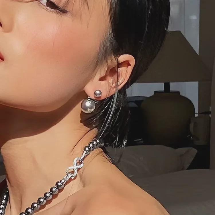 Elegant S925 Silver Pearl Earrings - Luxurious and Unique Design for Women