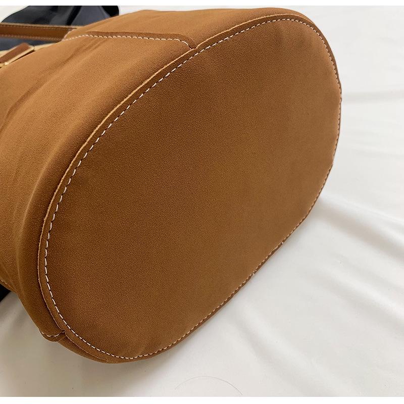 Bucket Bag - Chic Minimalist Shoulder and Crossbody Handbag for Women