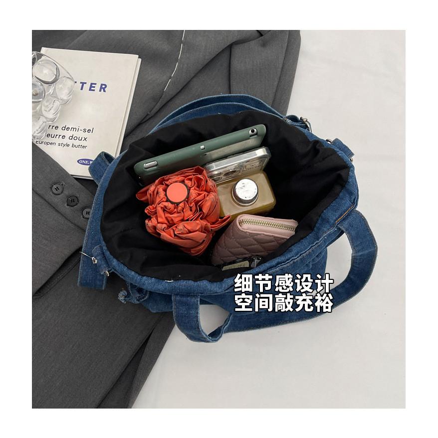 IELGY Корейская версия модной повседневной джинсовой сумки-ведра большой вместимости — фото 10