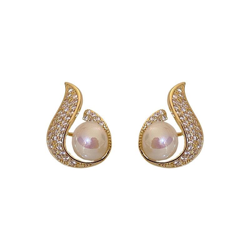 Women's Crystal Zircon Maple Leaf Stud Earrings - Retro, Elegant, Light Luxury Jewelry