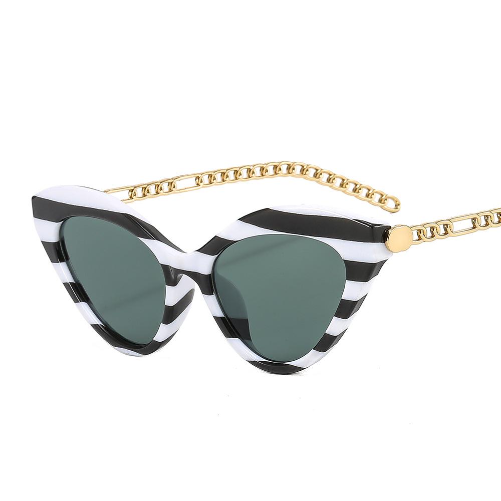 2024 New Arrivals Fashion Retro Metal Chain Sunglasses Women Uv400 Triangle Cat Eye Women Sunglasses