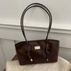 A Women'S Shoulder Bag That Can Be Carried Under The Arm, Featuring a Stylish, Vintage, Casual, And Versatile Design That Is Simple