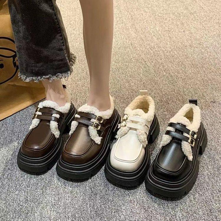 Britischer Stil kleine Lederschuhe Winter Plüsch Mützen Schuhe Neujahr Warm Plateau Baumwollschuhe Einzelne Schuhe