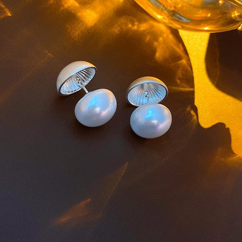 Silver Needle Light Luxury Spice Girl Pearl Stud Earrings Temperament Retro Super Flash Earrings Women's Fashion High Sense Personalized Earrings