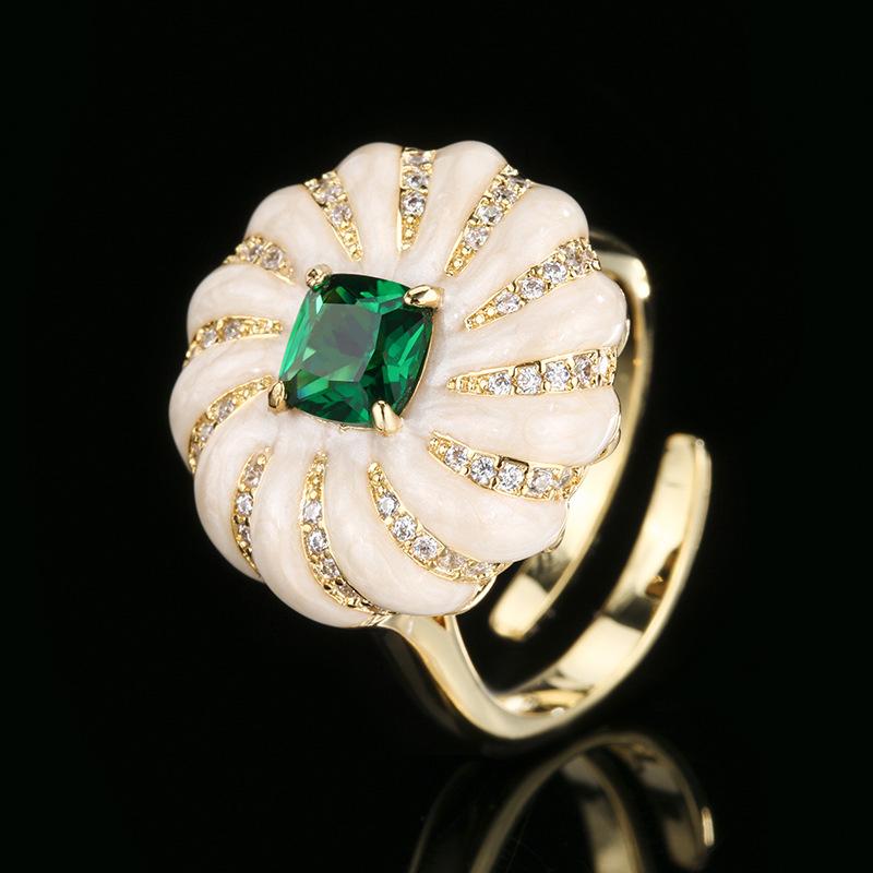 

Комплект, Серьги-пусеты, Кольца, Ожерелья, Антикварные украшения, Легкая роскошь, Темперамент, Изумруд, Утонченное чувство, Французский ретро.