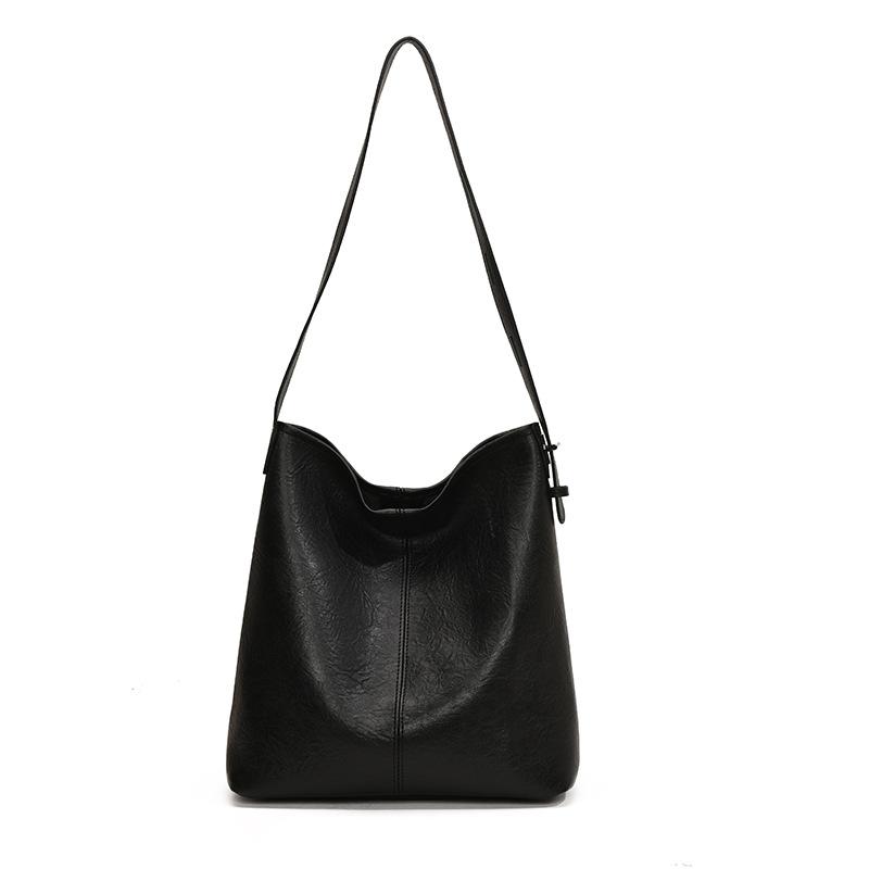 Fashion and leisure large-capacity commuter tote bag women's 2025 winter new simple underarm bag premium shoulder bag
