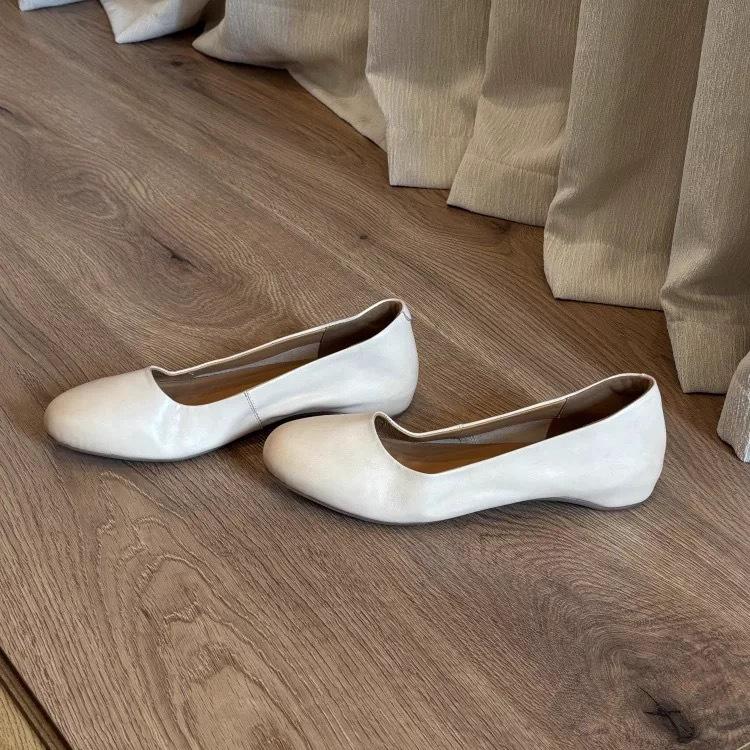 

Cowhide version~ retro shallow mouth round head inner height increase one pedal single shoes women s versatile commuter shoes work shoes high heels 40 білий