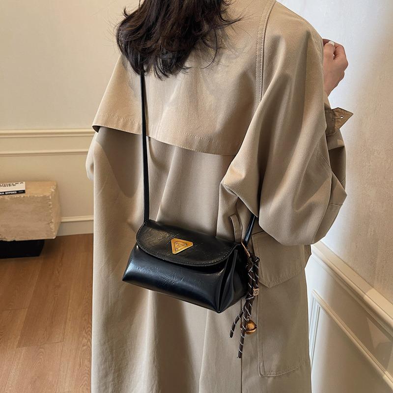 Fashion Pillow Bag Women's New Autumn and Winter Trend Versatile Shoulder Bag High-end Commuter Messenger Bag