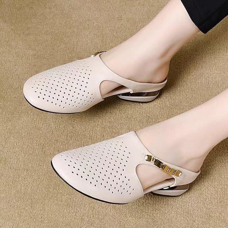 Мягкая кожа полый металл британский стиль сумка голова тапочки женские европейская станция плоский каблук темперамент полутапочки модные сандалии