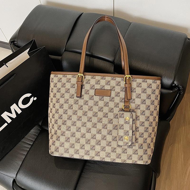 Commuter Bag Going Out Large-capacity Shoulder Bag Women's 2026 New Model, Light Luxury High-end Tote Bag Underarm Bag