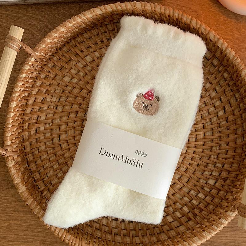 

Жіночі милі шкарпетки з мультяшною вишивкою для осені та зими з потовщеним мінковим вельветом для сну вдома One Size