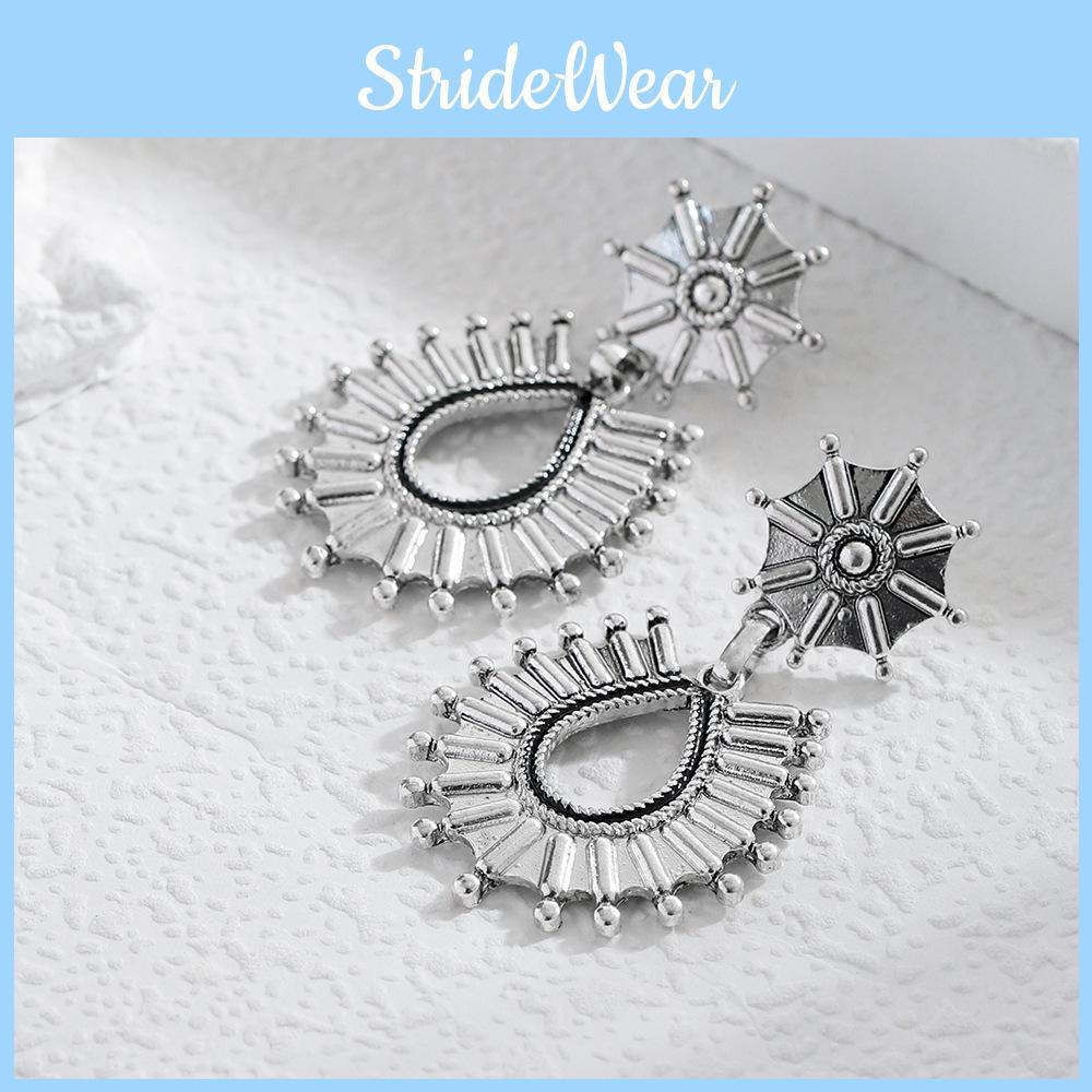 Elegant Minimalistic Earrings Unique Alloy Material Summer Collection 2022