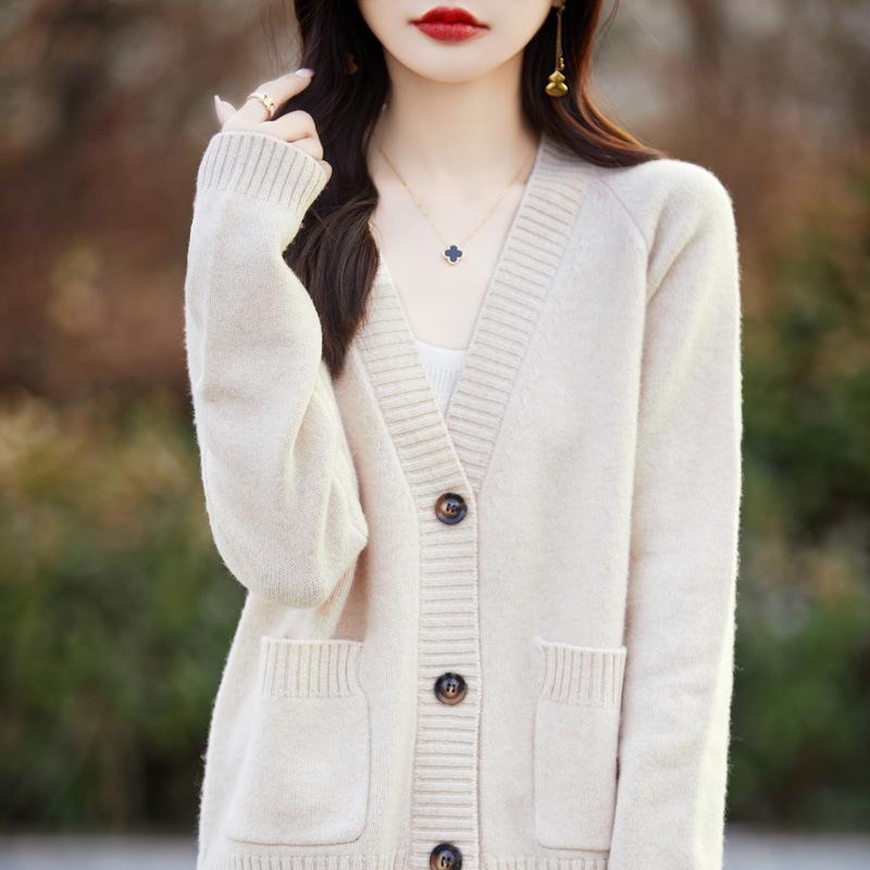 

Вязаный свитер свободный ранняя осень новый женский свитер куртка короткий утолщенный женский высококлассный ленивый ветер кардиган One size светло-бежевый