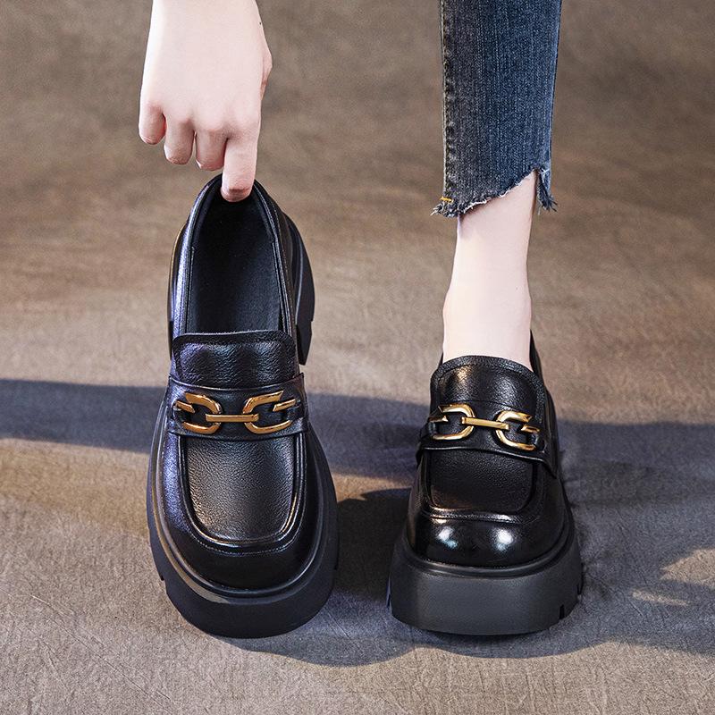 The first layer of cowhide loafers women's autumn 2025 new leather muffin thick-soled retro casual women's single shoes