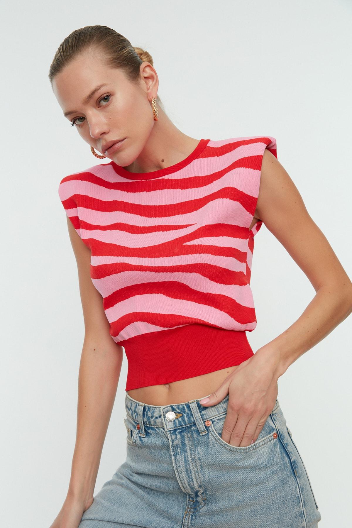 

Жаккардовая ватная блузка с цветком граната Детальная трикотажная блуза TWOSS22BZ1088