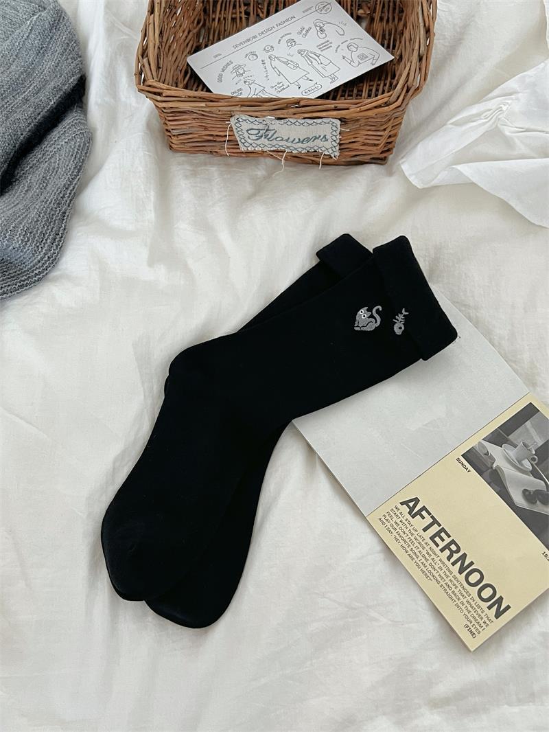 Autumn Cat Embroidered Mid-Calf Socks - Black, White, Gray, Cotton, Versatile, Women s One Size чёрный