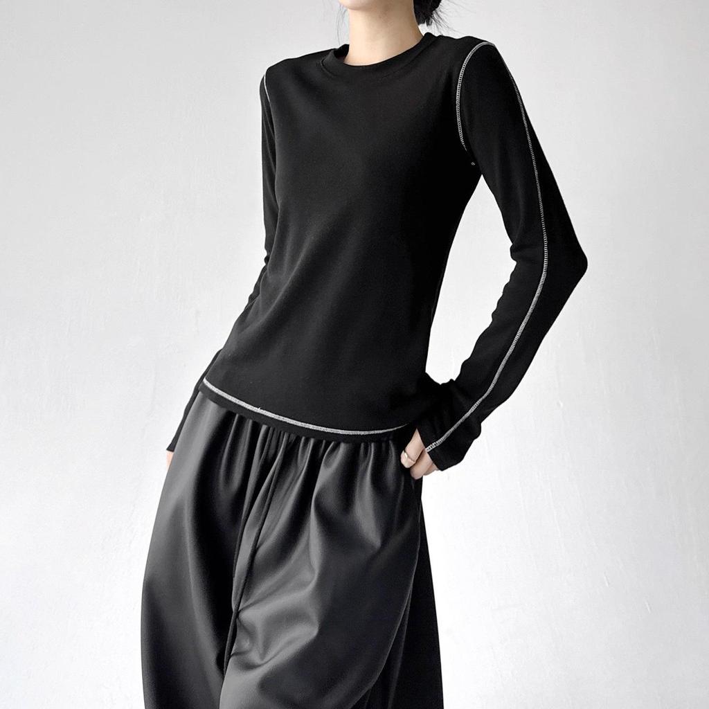 Elegant Korean-Style Slim Fit Brushed Outline Neck Layer