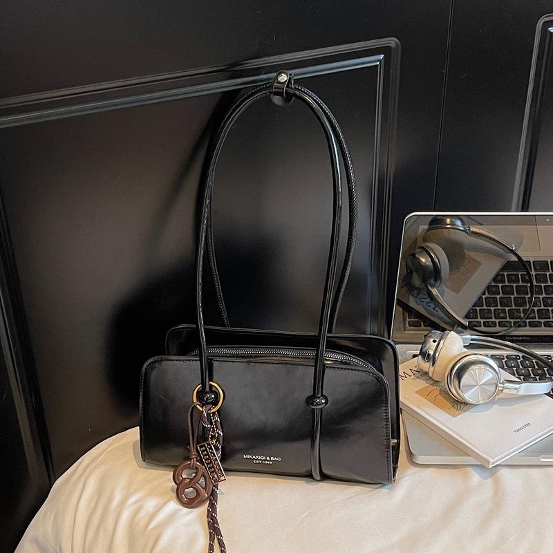 Autumn high-value niche underarm bag women's retro oil wax leather portable simple shoulder crossbody tote bag