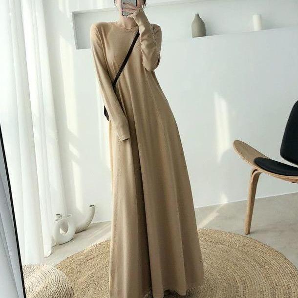 Versatile Solid Color Long-Sleeved Dress - Autumn/Winter Loose Fit with a Design Focus