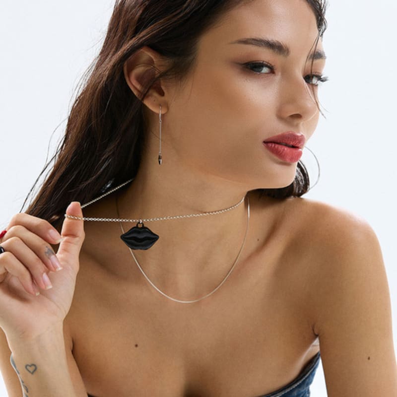 

CALLOUTNEWYEAR Chubby Lips Necklace - 35mm_BLACK (Silver92.5) 45 - 50CM