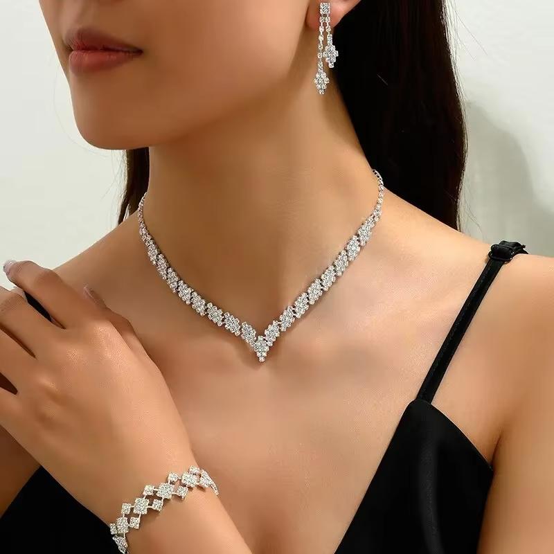 4/3 Pieces of Wedding Season Women's Claw Chain Series Earrings, Necklaces, Bracelets, Jewelry Sets, Banquet and Holiday