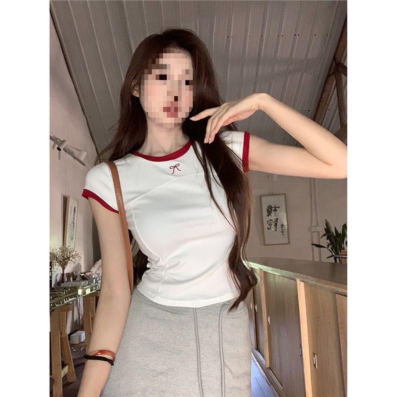 

Шикарная футболка с цветными блоками и бантом - Приталенная, Вышитая, с коротким рукавом и в милом летнем стиле для модных женщин Medium белый