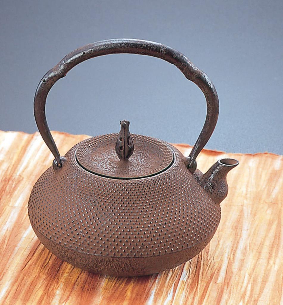 Iwachu Iron Kettle, 18-inch Gourd Arare Pattern, Brown, 1.3L, 11002, Nanbu Ironware