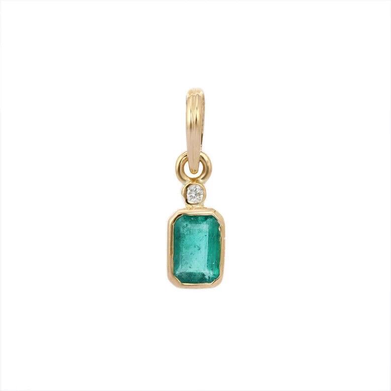 Natural Green Emerald Pendant With Moissanite Gemstone In 18K Gold Bezel Setting