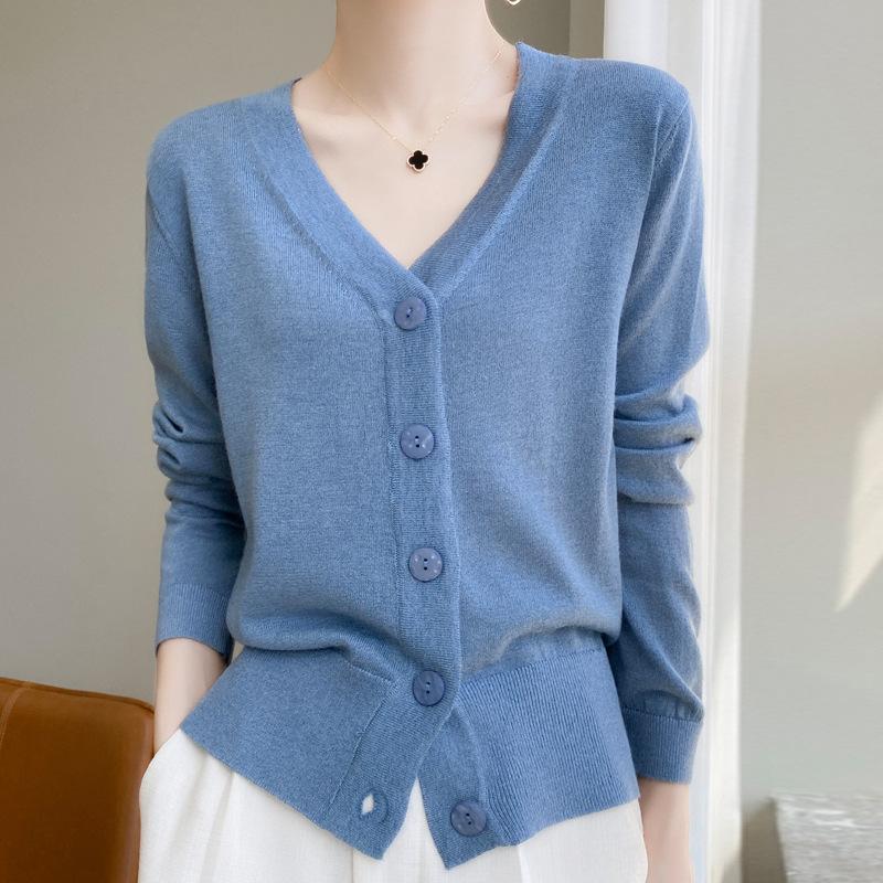 Tricotaj de damă de primăvară și toamnă, scurt, slăbit, cu decolteu în V, de culoare uni, cu cataramă, tricotaj cu mâneci lungi