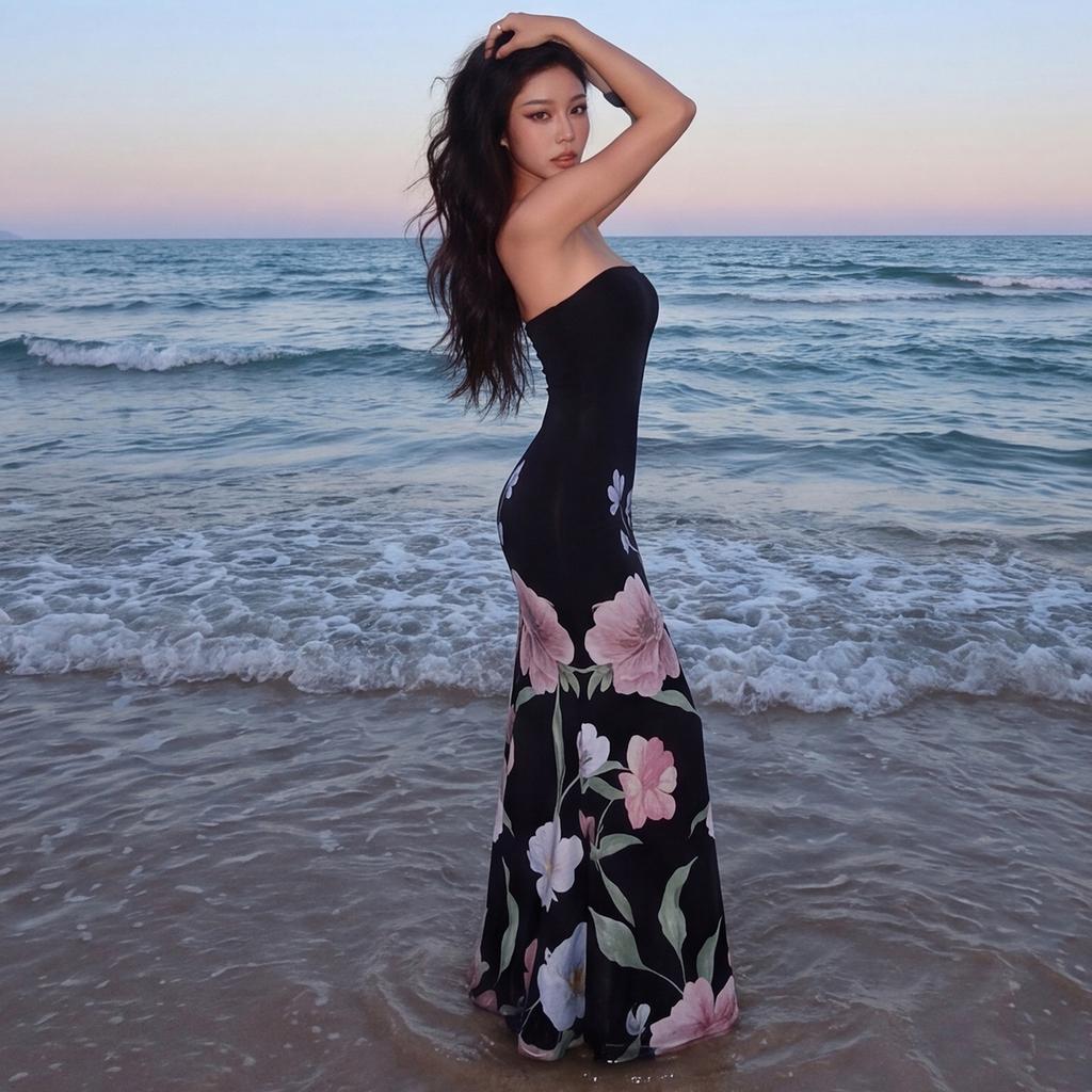 2026 European and American summer new French sexy pure desire tube top printing slim and thin temperament dress women