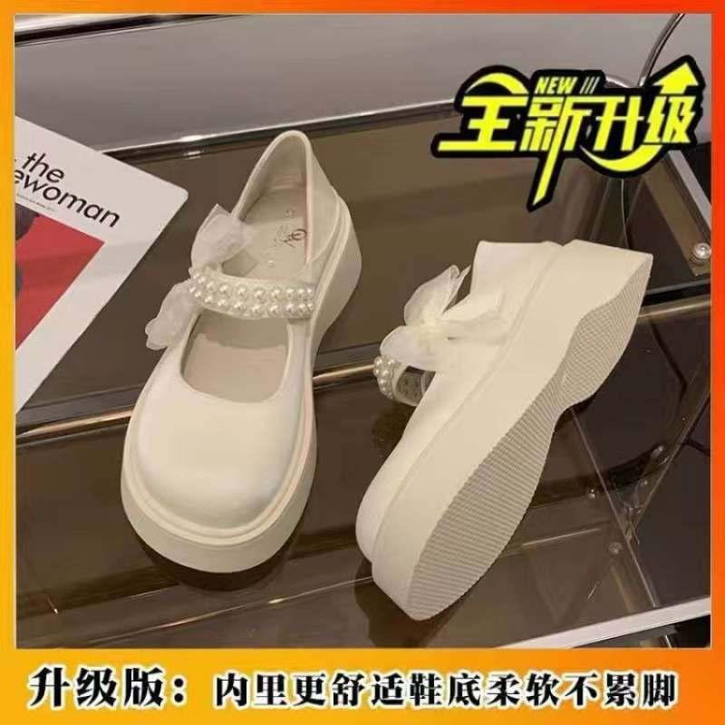 Mary Jane small leather shoes women's spring 2025 new fashion pearl with skirt fairy style one-word buckle strap single shoes