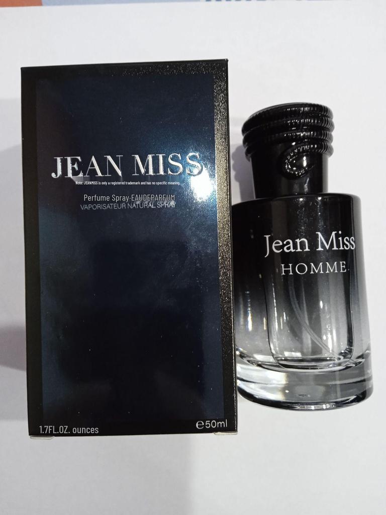 Wild Charm Men's Cologne 100ml - Long-lasting, Light Woody Fragrance, Ideal for Urban Sophistication.