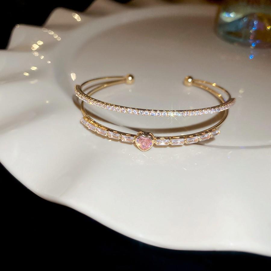 Zarif Çok Katmanlı İnci ve Rhinestone Esnek Bileklik: Zarif Üst Düzey Moda Takıları