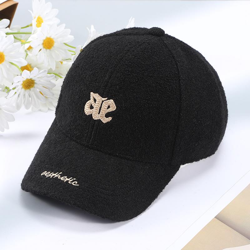 New Embroidered Baseball Cap for Men and Women for Autumn and Winter Versatile Baseball Cap Hard Top Blend Casual Curved Hat