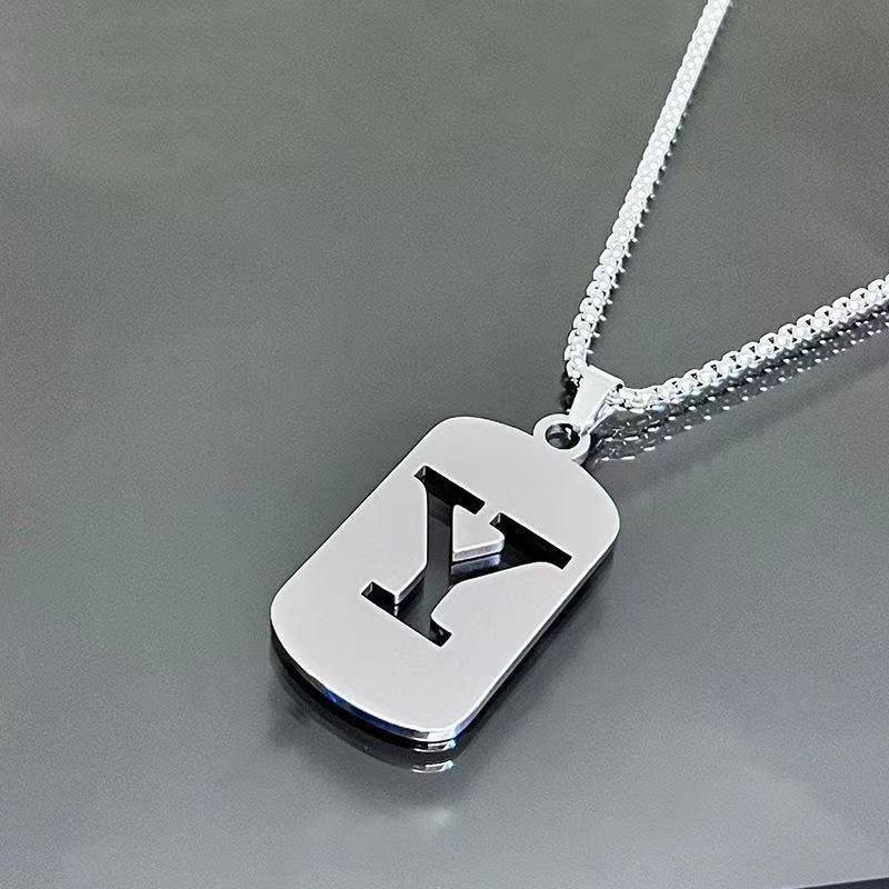 Collar de acero y titanio con 26 letras: Accesorio Unisex para Estudiante y Pareja - Diseño Minimalista y Moderno KTJ