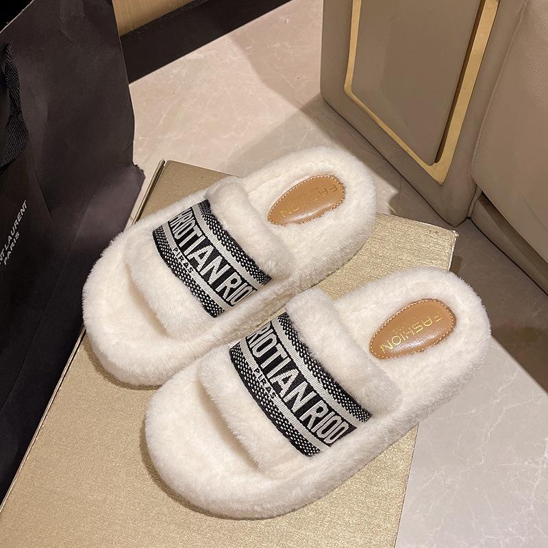 Thick-soled Fluffy Slippers Women Wear 2025 New Autumn and Winter Fashion Plush Shoes Go Out Internet Celebrity Foreign Gas Cotton Mop
