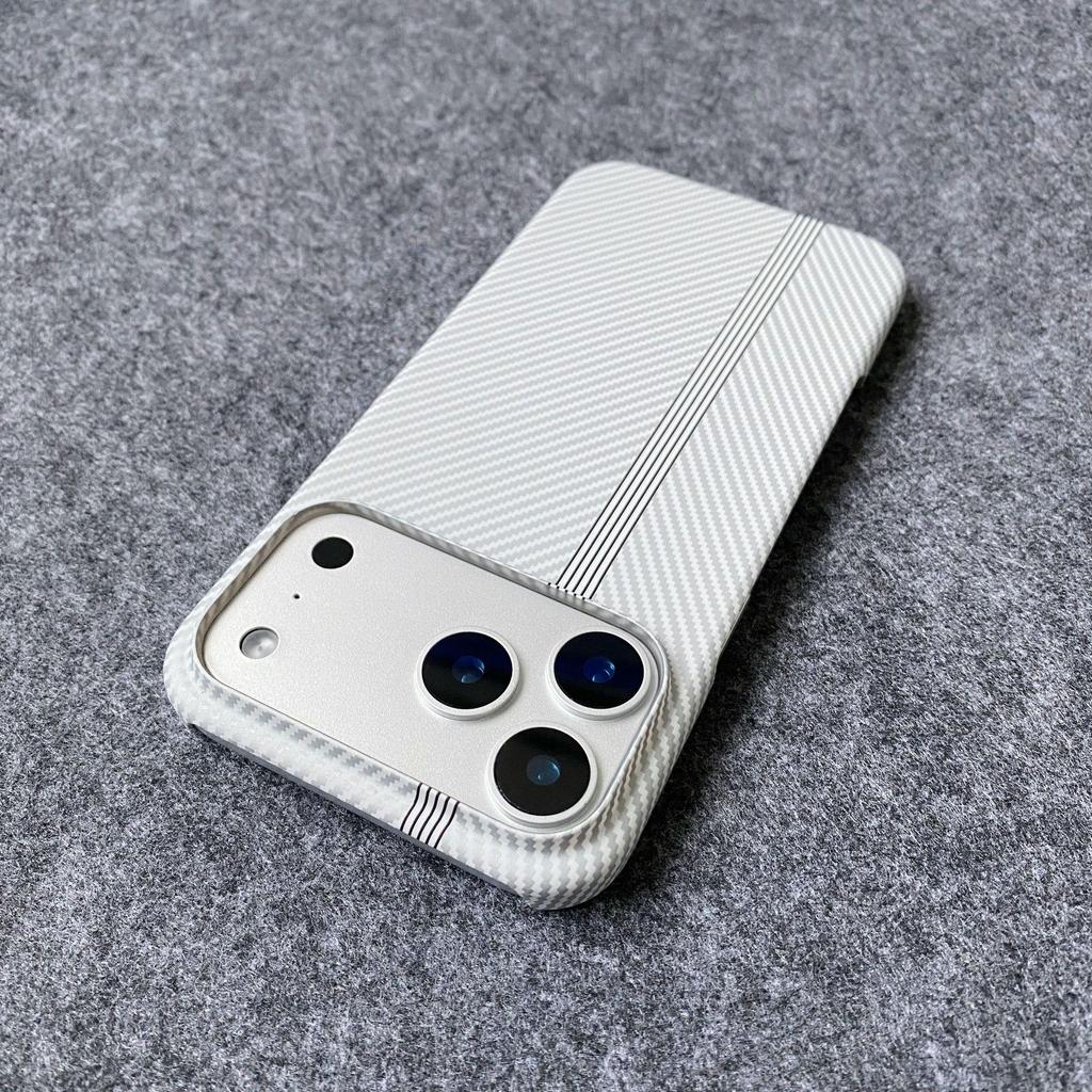 Kevlar Carbon Fiber Vertical Stripes Protective Case for Apple 17PM, 16Pro Max, 15