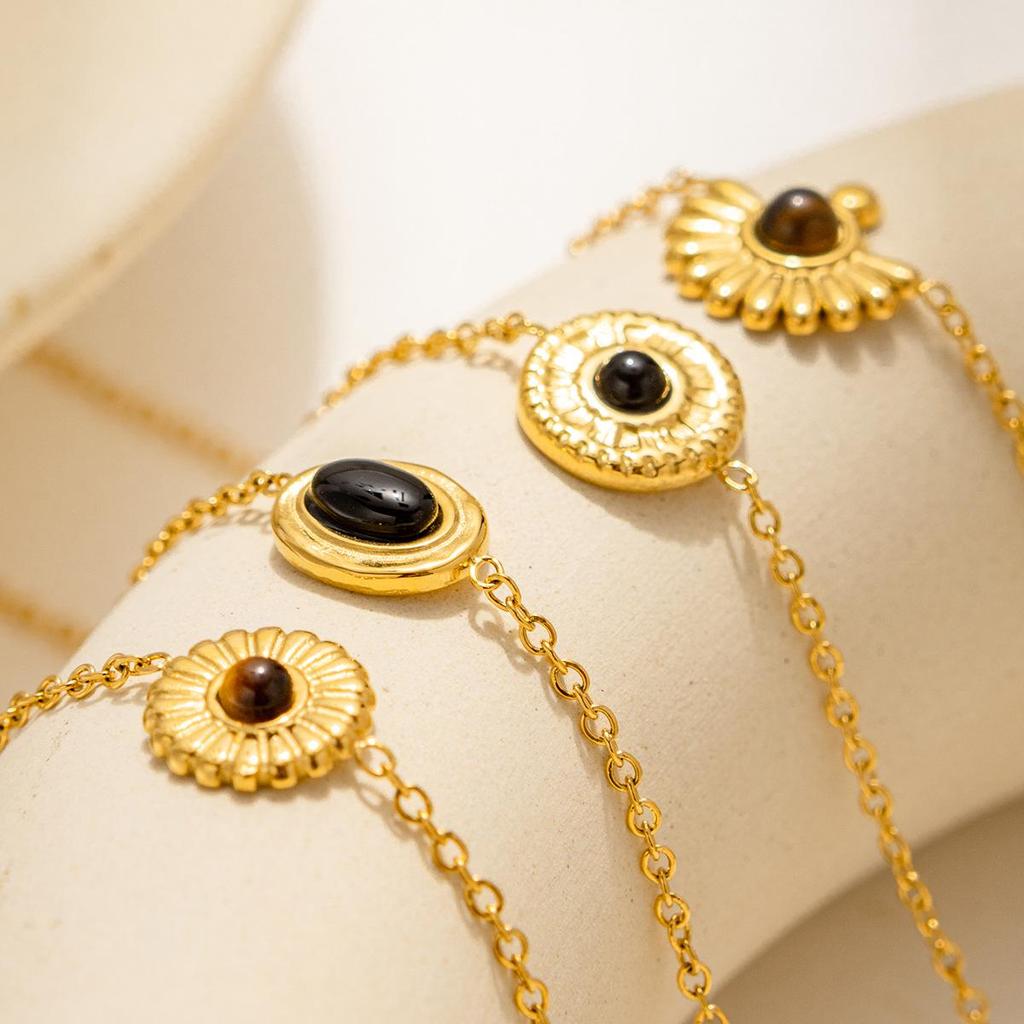 Retro Palace Style 18K Gold-Plated Titanium Steel Bracelet with Emerald Natural Stone for Women