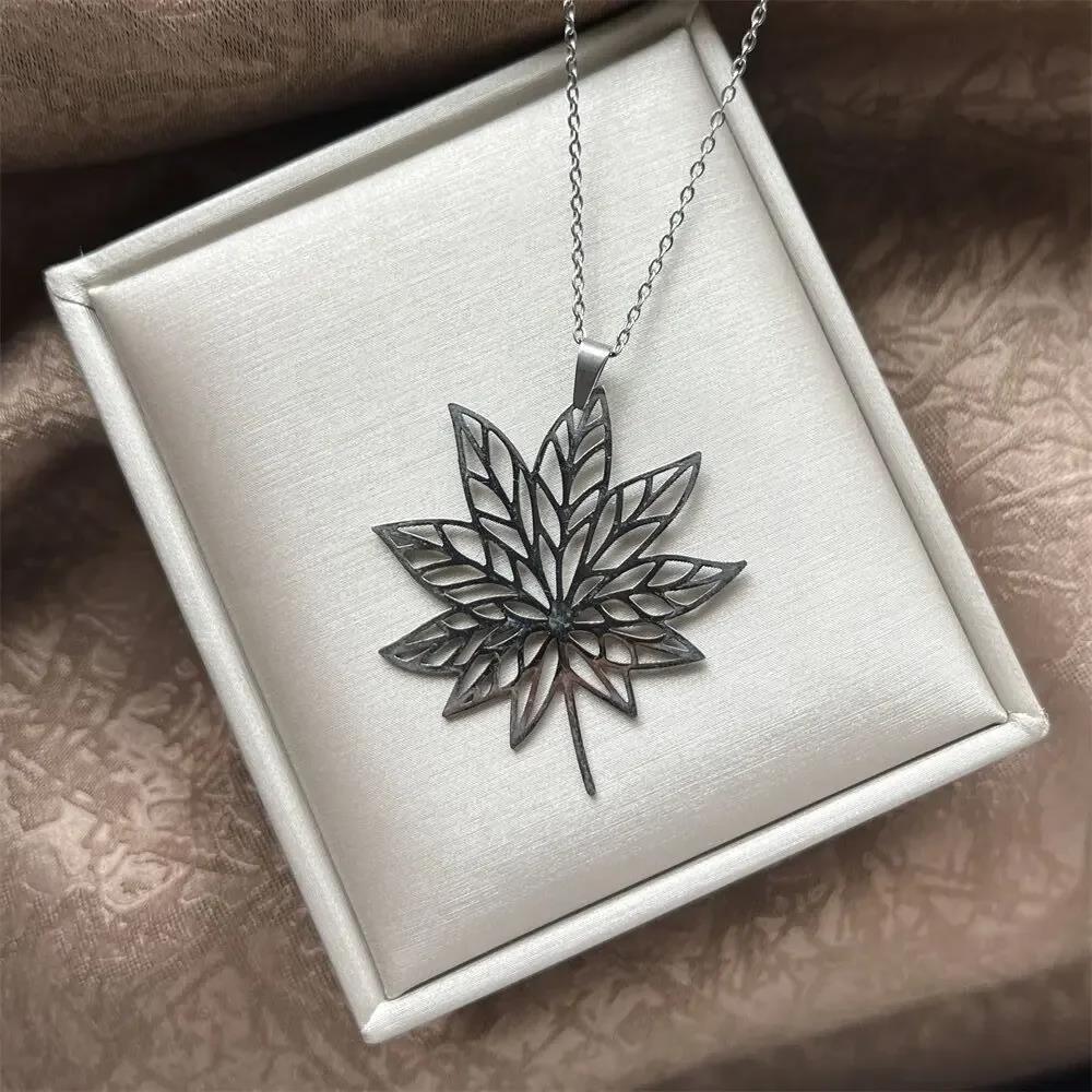 Vintage Maple Leaf Fashion Jewelry Plant Stainless Steel Leaves Necklace for Girl Women Bijoux Exquisite Gift