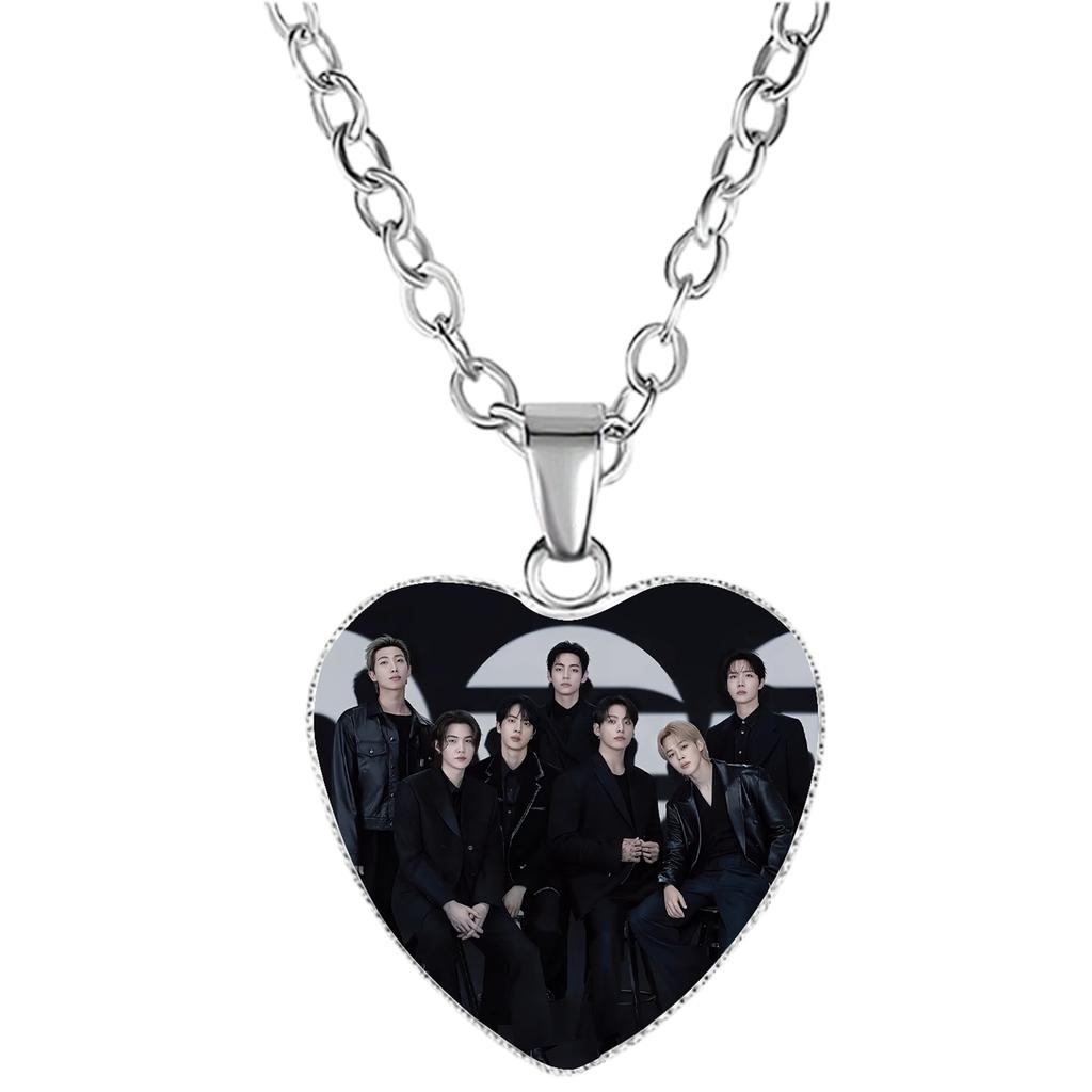 Heart Shaped Pendant Necklace with Group Photo Print Stainless Chain Customizable Jewelry for Everyday Wear