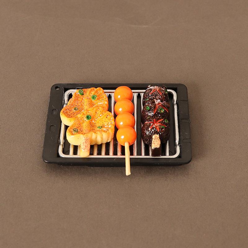 

1Комплект 1:12 миниатюрных кукольных шампуров для барбекю с подносом, модель еды, кухонный декор, игрушечные аксессуары для кукольного домика as the picture