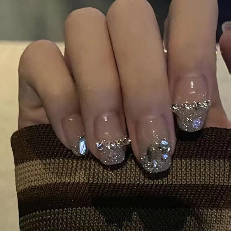 

Ultra-Flashy Handmade Removable Nail Tips with High-End Diamond Manicure Chains XS