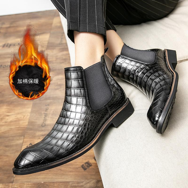 

A piece of casual leather shoes, leather boots with cotton high-top leather shoes, men s winter Martin velvet British boots, short boots. 45