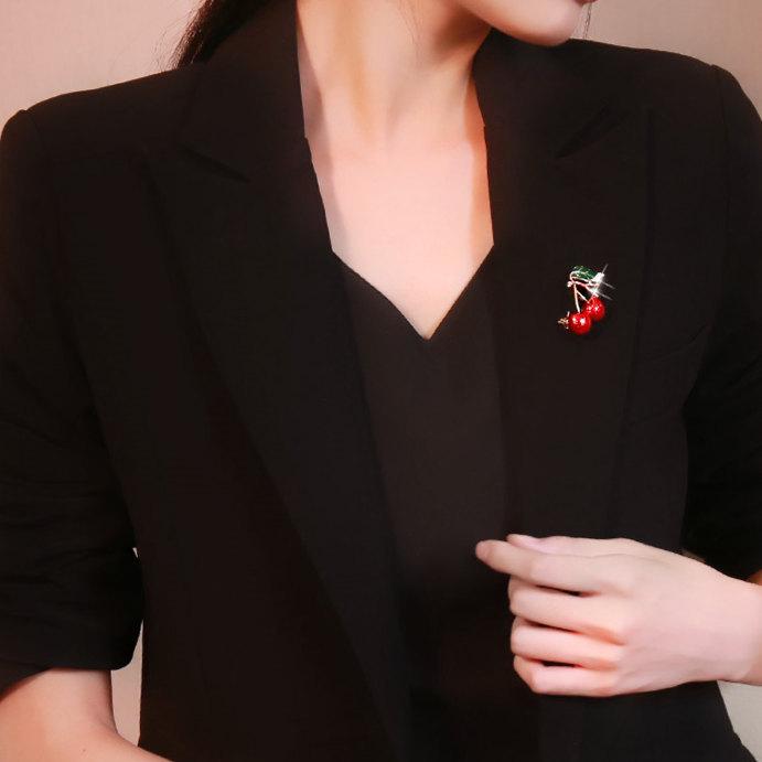 New Fashion Green Leaf & Red Cherry Hand-Painted Enamel Brooch Lapel Pin