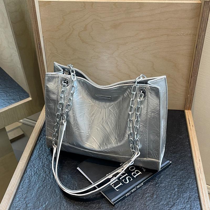 Fashion New Tote Bag Women's Trend Casual Versatile Women's Bag Simple Large Capacity Shoulder Bag
