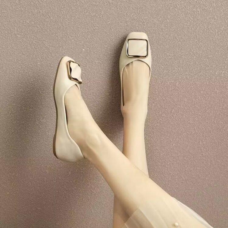 New retro square head soft-soled Doudou shoes spring metal square buckle apricot flat-soled single shoes