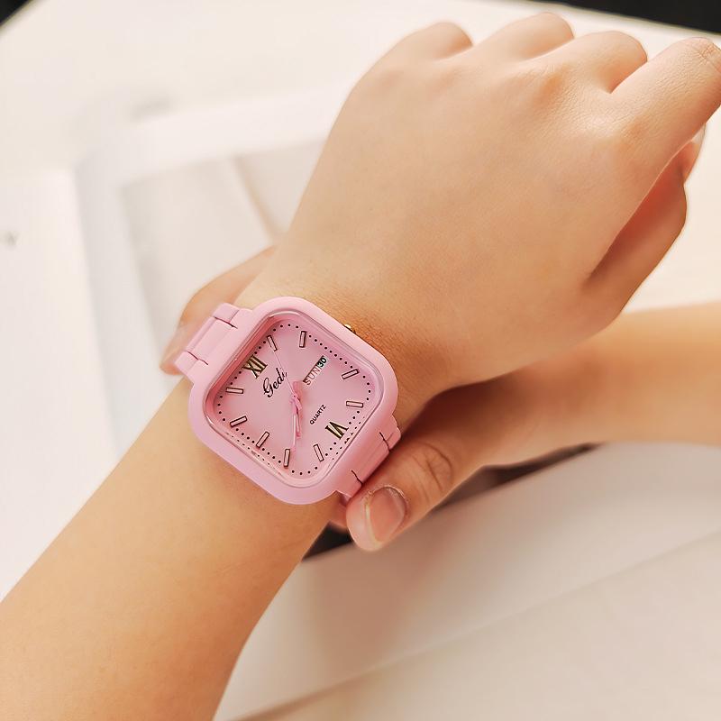 UTHAI Uhren für Damen Leichte Luxusmarke Modetrend Großes Zifferblatt Kalender Wasserdicht Legierungsarmband Quarz Uhr