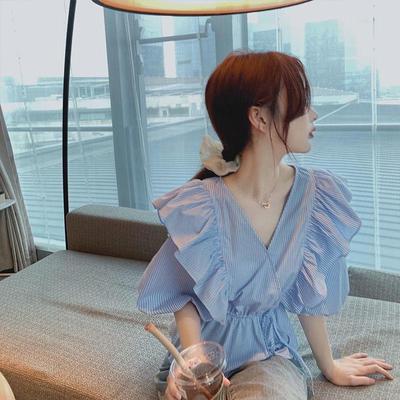 Damen blau gestreiftes Rüschen-V-Ausschnitt-Oberteil - Kurzararm Koreanischer Stil für Frühling/Sommer