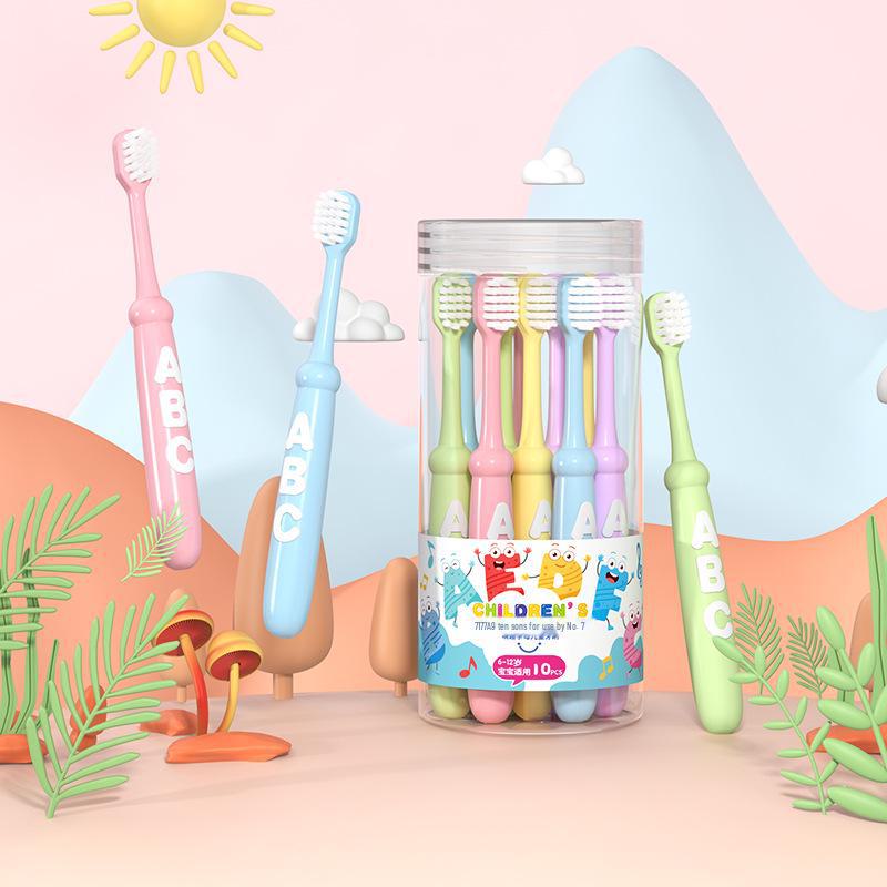 

Детская зубная щетка Mike Alphabet с мягкой щетиной для детей 3-12 лет, защита десен, 10 штук