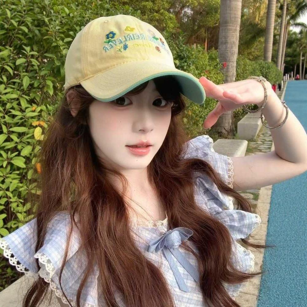 Sweet and Cute Flower Embroidered Baseball Cap Women's Summer Wide Brim Shows the Face Small Peaked Cap Versatile Casual Soft Top